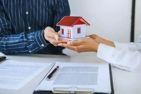 Hợp đồng tặng cho tài sản