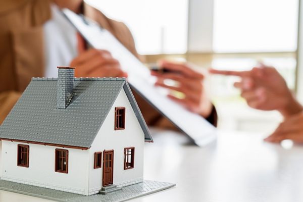 Công chứng hợp đồng thuê đất Thủ tục và lưu ý