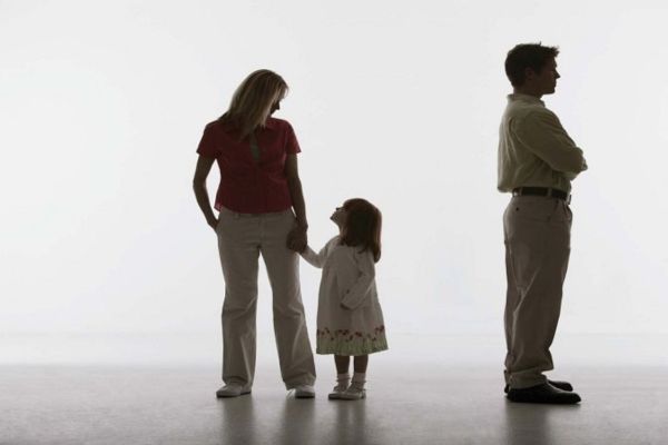 Quyền thăm nom con sau khi ly hôn Quy định và thực hiện